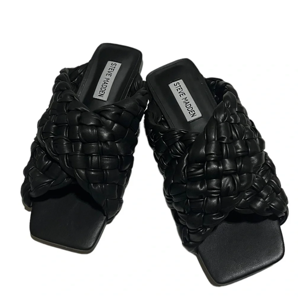 Steve Madden Marina Flat Sandals *Final price drop* - Picture 4 of 7